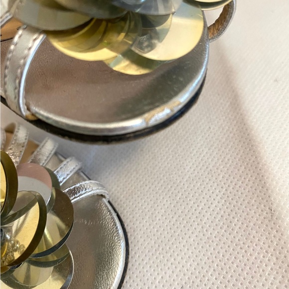 Authentic Kate spade heels with flower - Picture 11 of 12